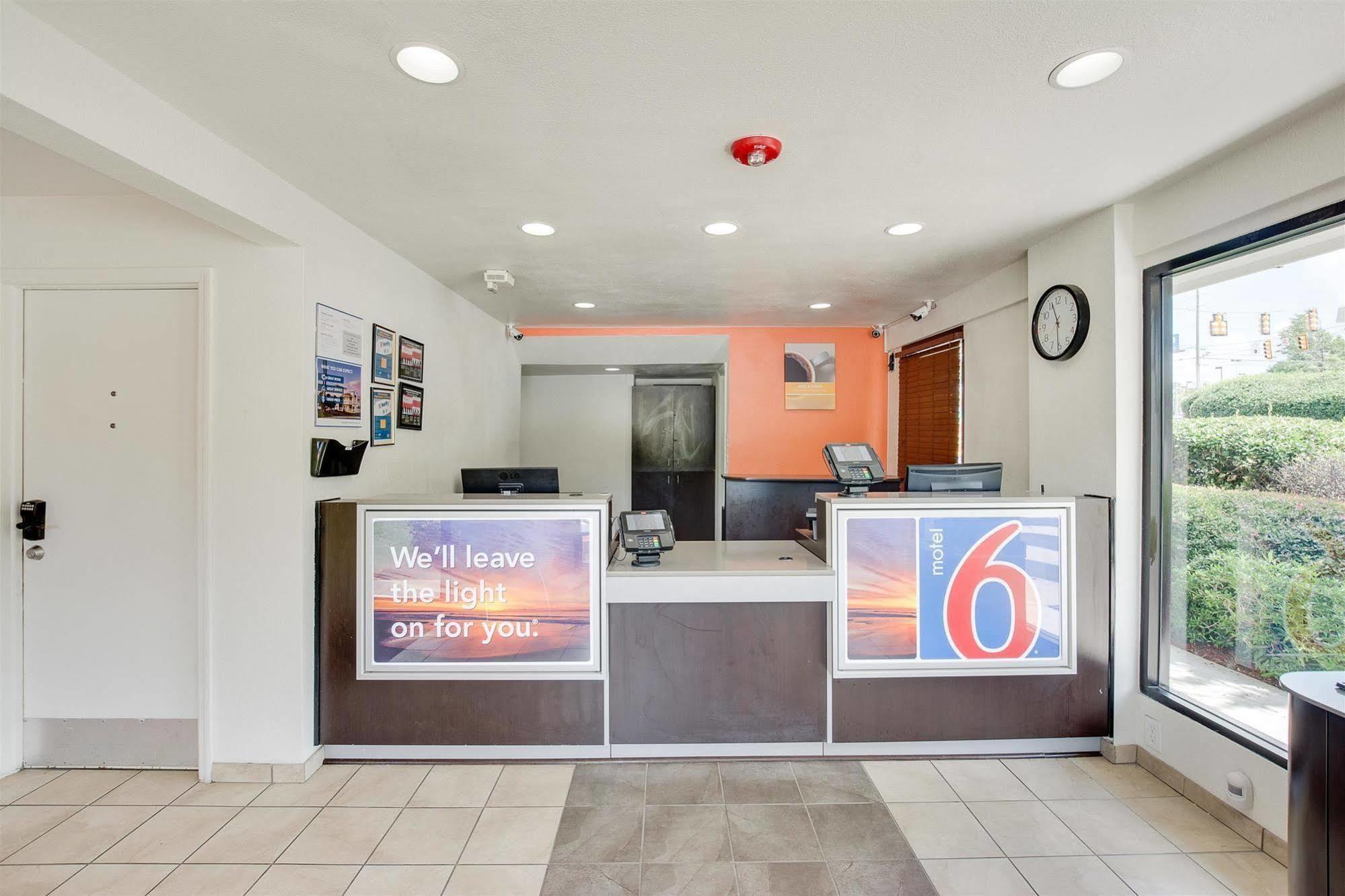 Motel 6-Columbia, Sc - West מראה חיצוני תמונה